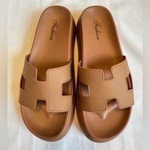 Fashion Platform Sandals Open Toe Beach Summer Fun Vacation Resort Size 8, EU 38